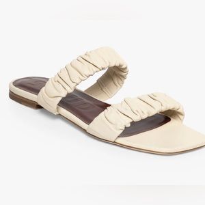 STAUD SIZE 37 MAYA RUCHED SANDAL IN CREAM